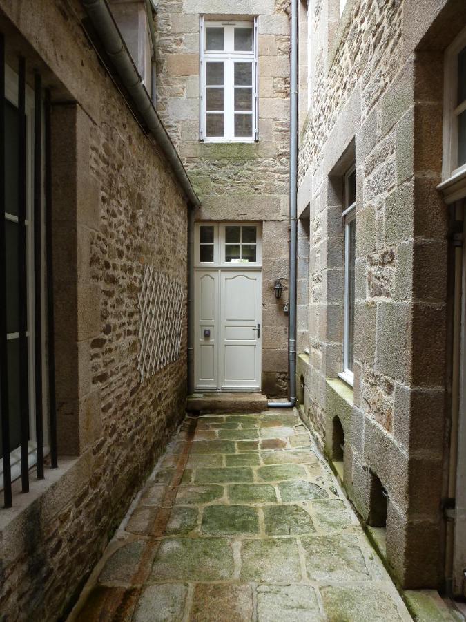 Appartement Des Remparts Динан Екстериор снимка
